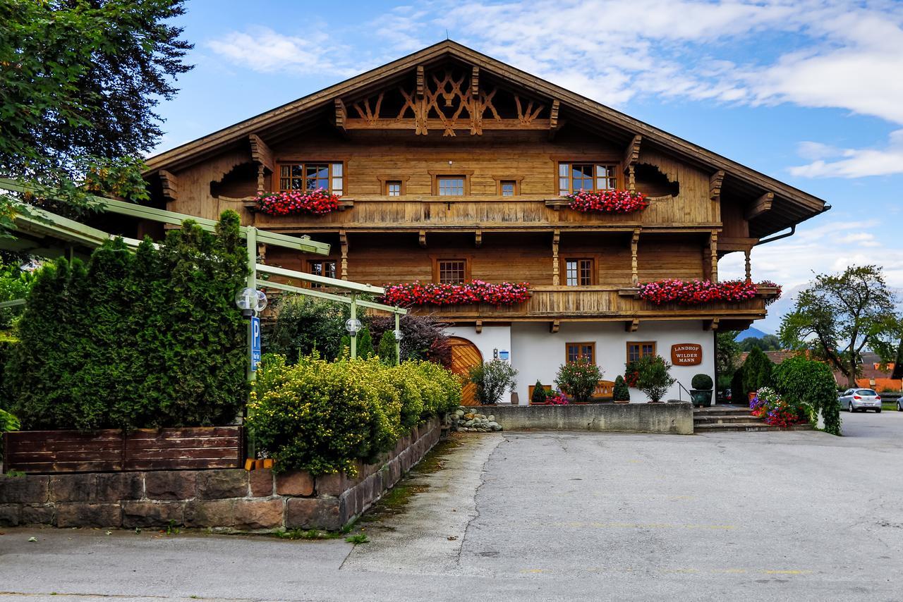 Landgasthof "Wilder Mann" Hotel Innsbruck Exterior photo